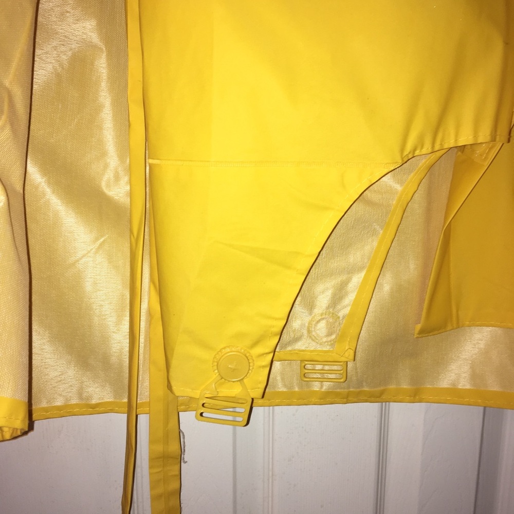 Two Piece Rainsuit - Picture 2 of 3